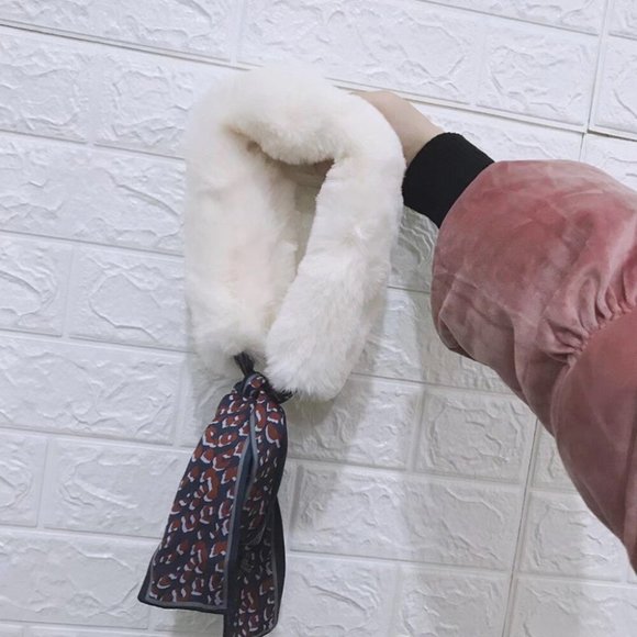 Women Scarf Bow Tie Warm Plush Fur Brown Leopard - Picture 3 of 4